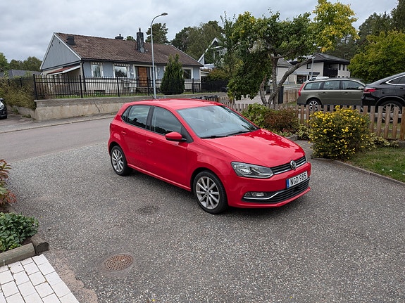 Volkswagen Polo 2 of 5