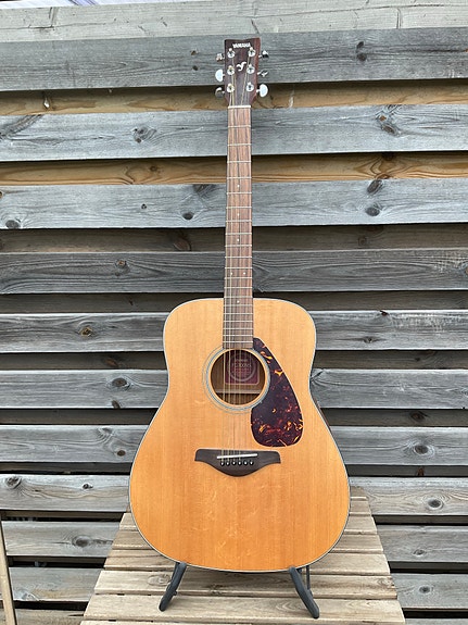 Yamaha FG700MS akustisk gitarr