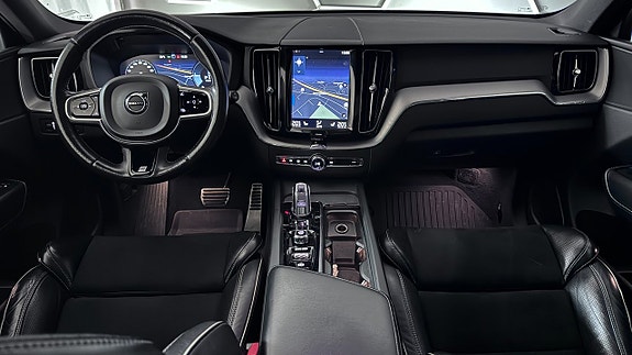 Volvo XC60 11 of 25