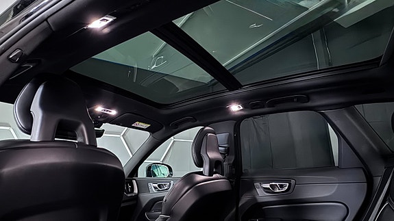 Volvo XC60 10 of 25