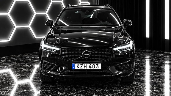 Volvo XC60 2 of 25