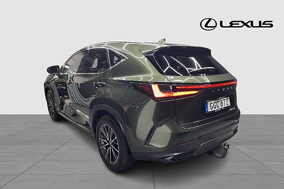 Lexus NX450h+ 2 of 16