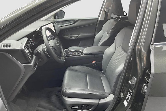 Lexus NX450h+ 12 of 16