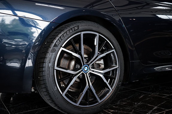 BMW 530e 11 of 27