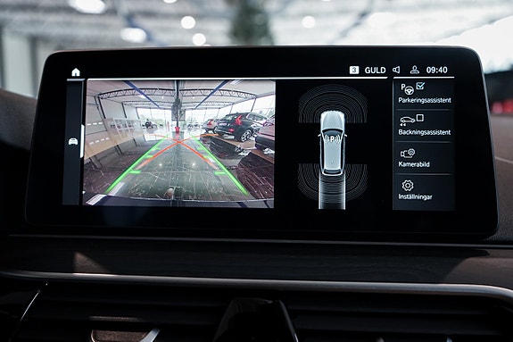 BMW 530e 18 of 27