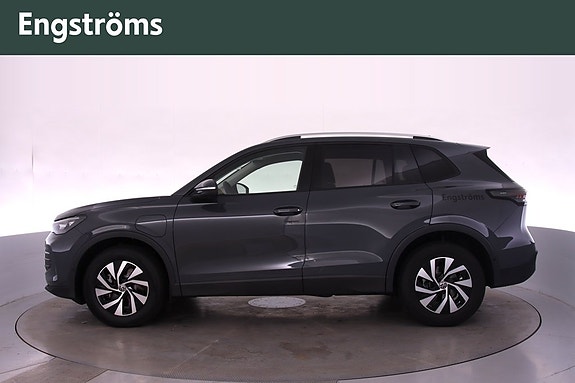 Volkswagen Tiguan 5 of 24