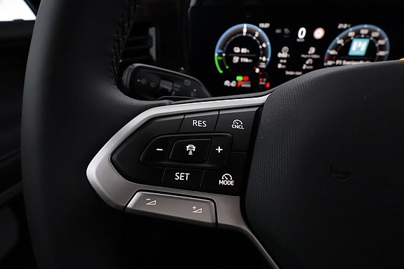 Volkswagen Tiguan 18 of 24