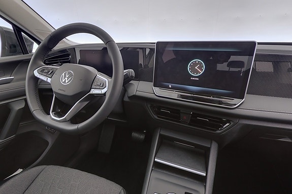 Volkswagen Tiguan 8 of 24