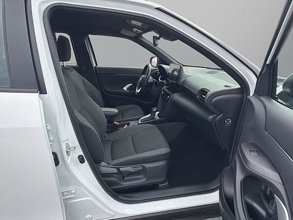 Toyota Yaris Cross 8 of 14