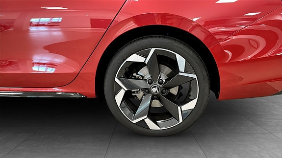 Skoda Superb 6 of 12