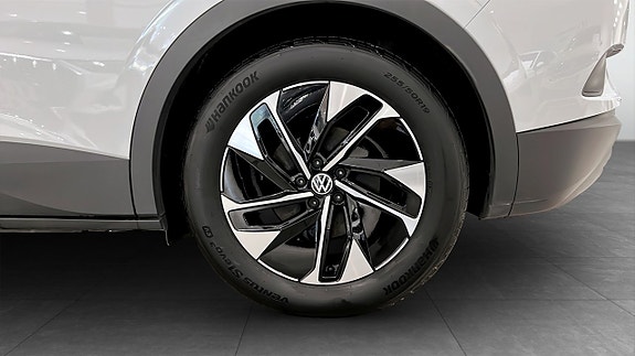 Volkswagen ID.4 6 of 19