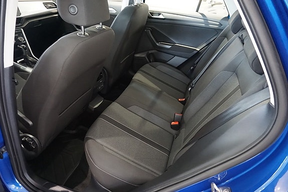 Volkswagen T-Roc 8 of 8