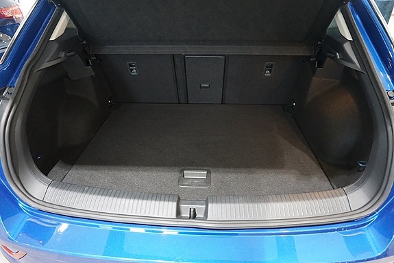 Volkswagen T-Roc 6 of 8