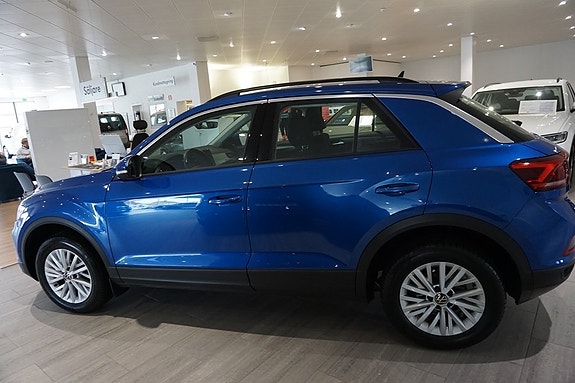 Volkswagen T-Roc 2 of 8