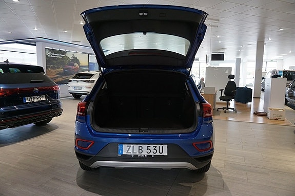 Volkswagen T-Roc 5 of 8
