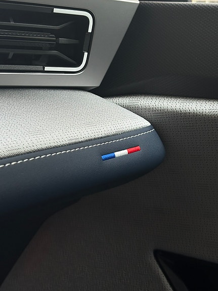 Renault 5 E-Tech 7 of 9