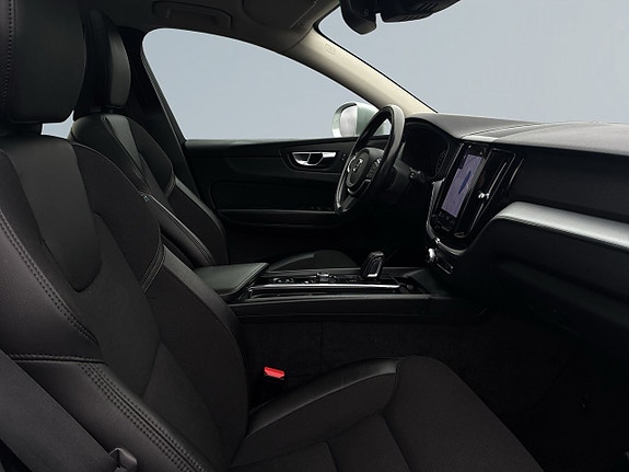 Volvo XC60 10 of 25