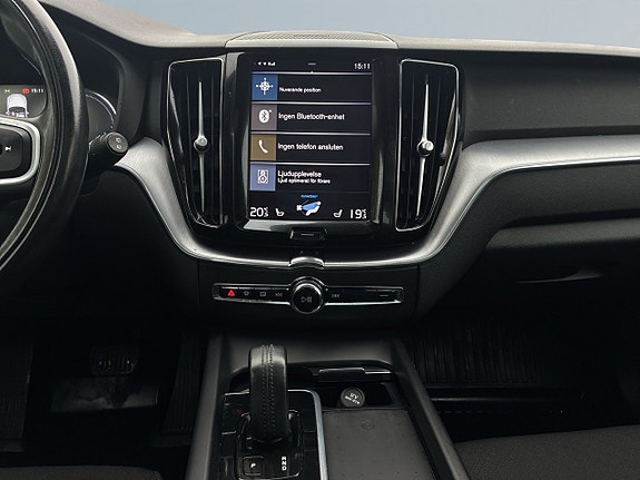 Volvo XC60 11 of 25