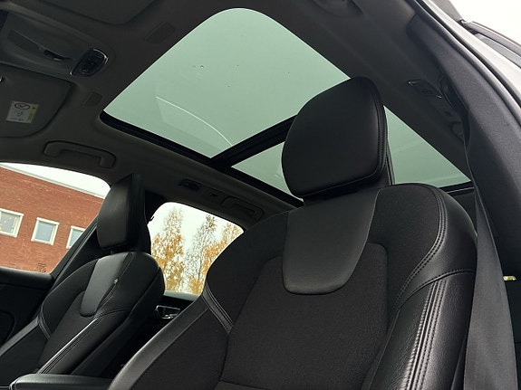 Volvo XC60 18 of 25