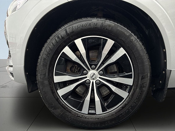 Volvo XC60 14 of 25