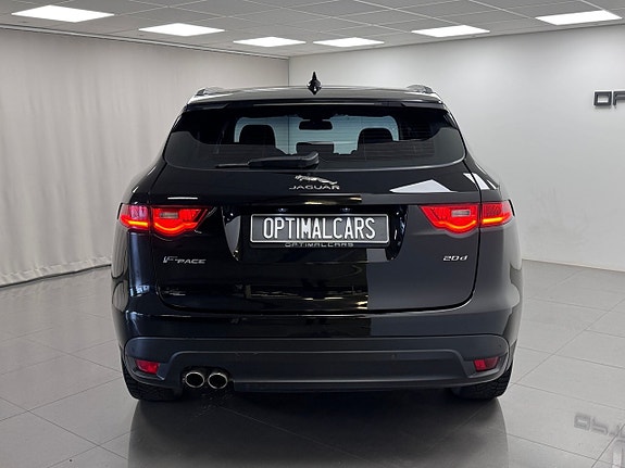 Jaguar F-PACE 9 of 15