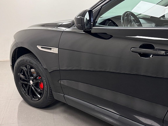 Jaguar F-PACE 11 of 15