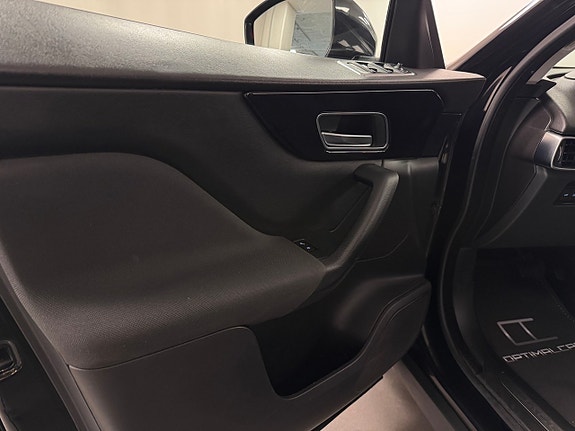 Jaguar F-PACE 12 of 15