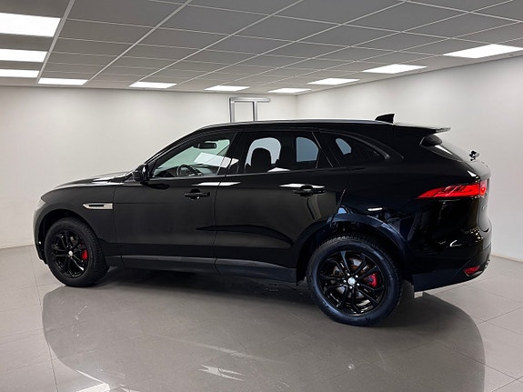 Jaguar F-PACE 10 of 15