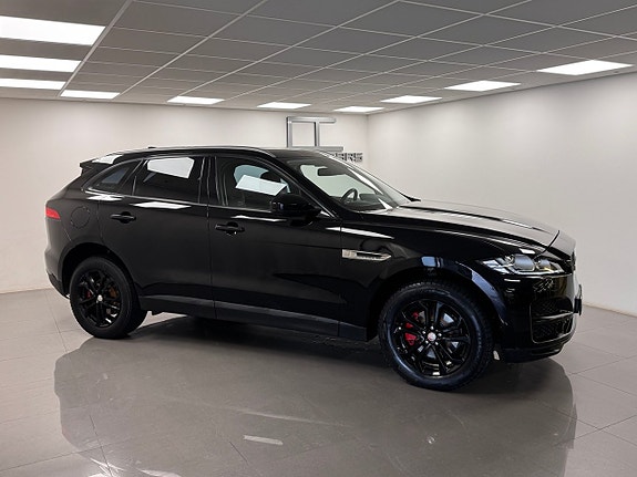 Jaguar F-PACE 7 of 15