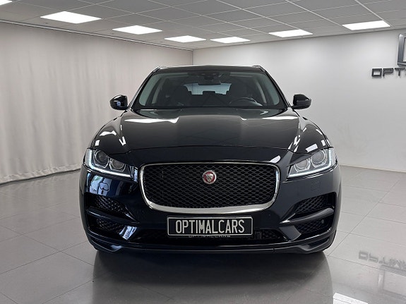 Jaguar F-PACE 8 of 15