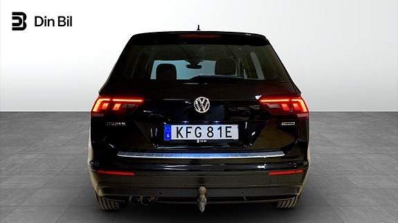 Volkswagen Tiguan 5 of 12