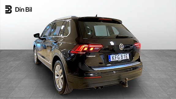Volkswagen Tiguan 3 of 12