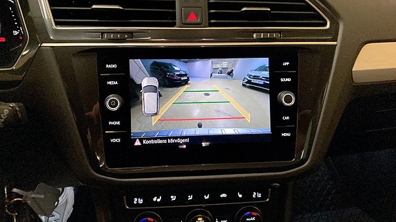 Volkswagen Tiguan 9 of 12