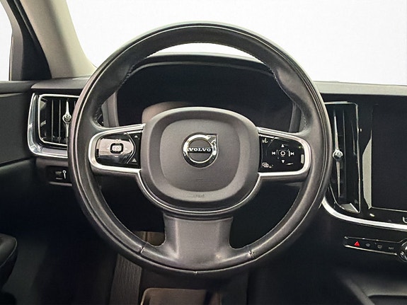 Volvo V60 13 of 30