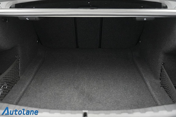 BMW 320i 29 of 29