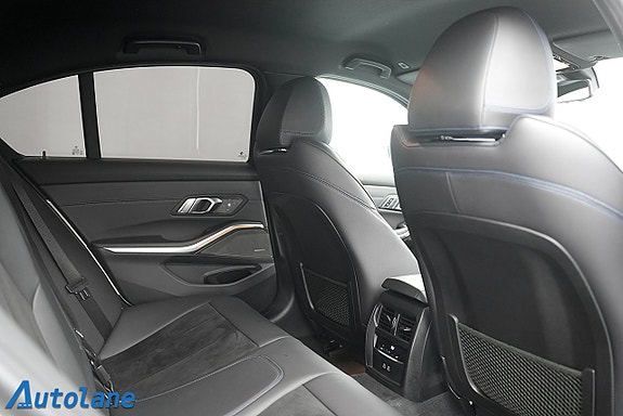 BMW 320i 27 of 29