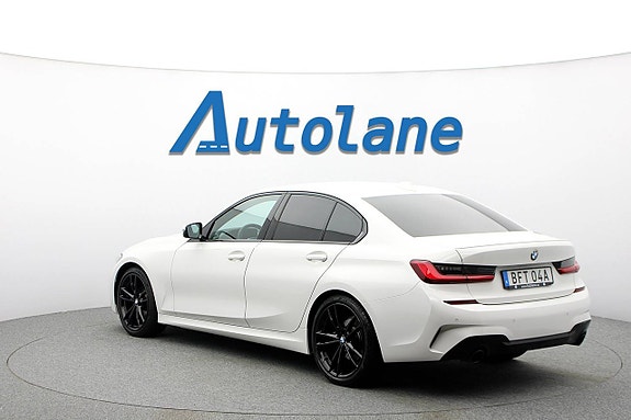 BMW 320i 6 of 29