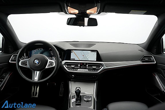 BMW 320i 18 of 29
