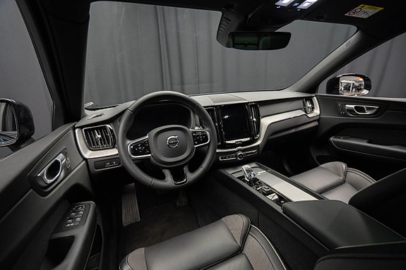 Volvo XC60 11 of 27