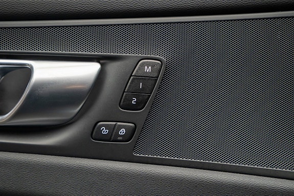 Volvo XC60 17 of 27