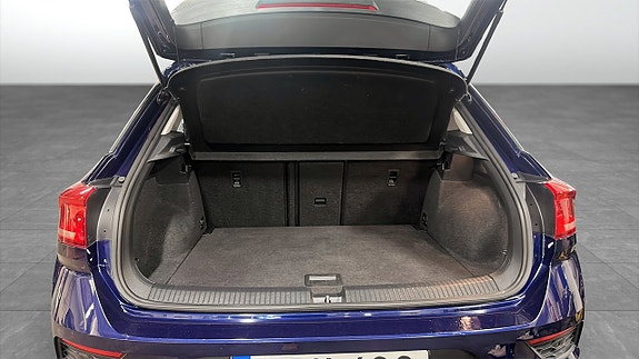 Volkswagen T-Roc 12 of 12