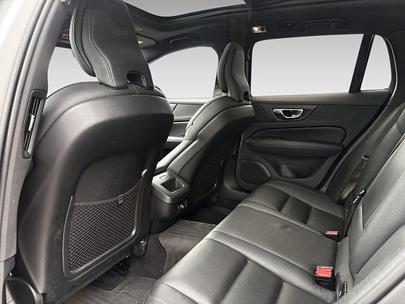 Volvo V60 14 of 18