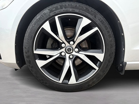 Volvo V60 10 of 18