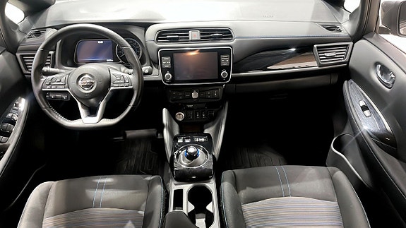 Nissan Leaf 4 of 9