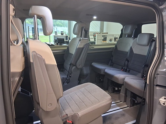 Volkswagen Multivan 6 of 9