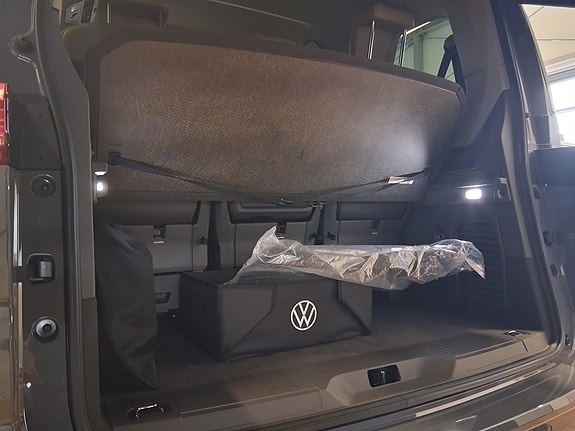 Volkswagen Multivan 9 of 9