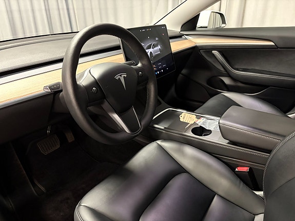 Tesla Model 3 12 of 23
