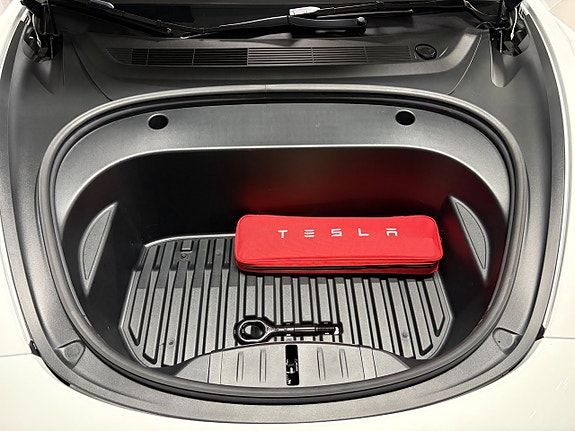 Tesla Model 3 23 of 23
