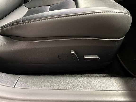 Tesla Model 3 14 of 23