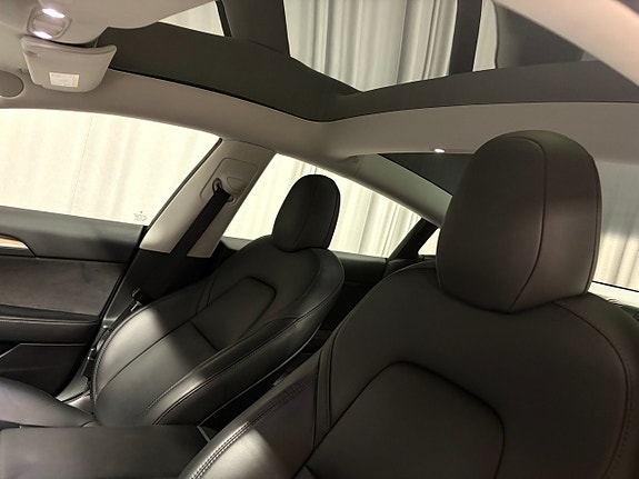 Tesla Model 3 10 of 23